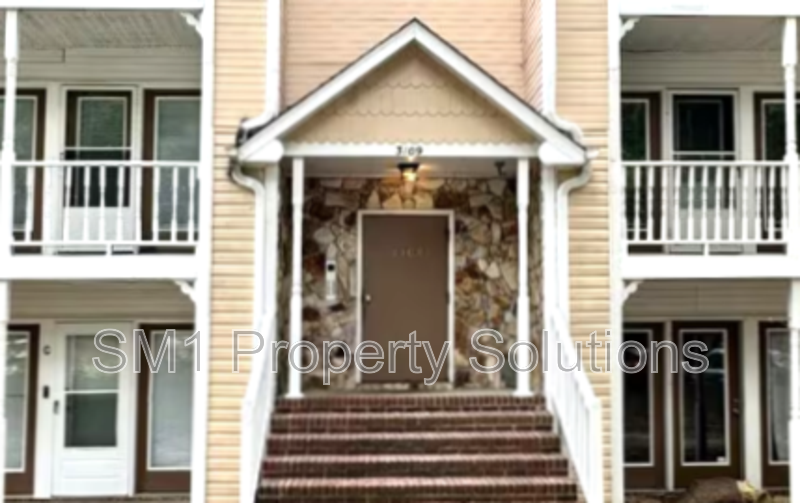 3109 Darden Rd #B - Photo 2 of 27