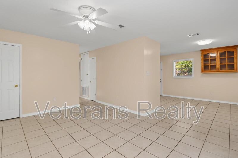1285 Kensington Dr - Photo 5 of 19