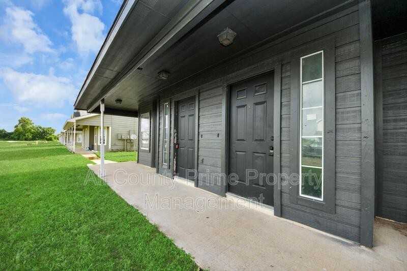 23366 High Point St - Photo 2 of 30