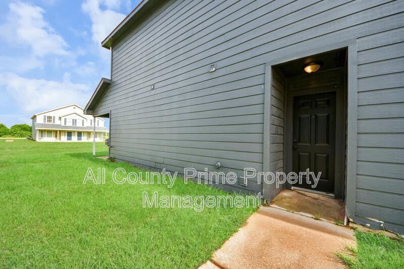 23366 High Point St - Photo 3 of 30