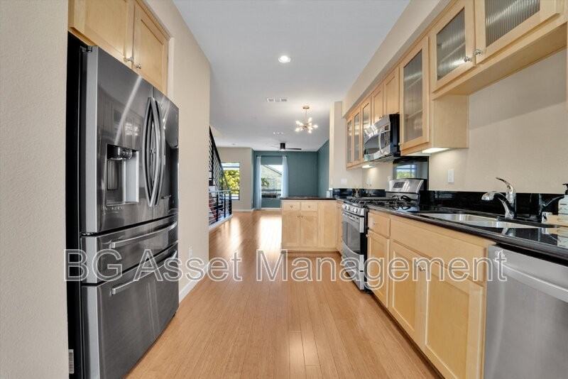 1766 12th St - Photo 4 of 21