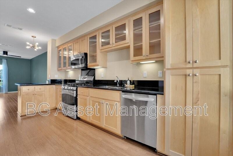 1766 12th St - Photo 5 of 21