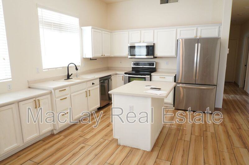 1573 W Morelos St - Photo 2 of 22