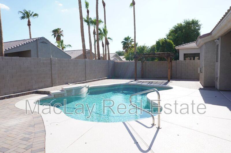 1573 W Morelos St - Photo 4 of 22