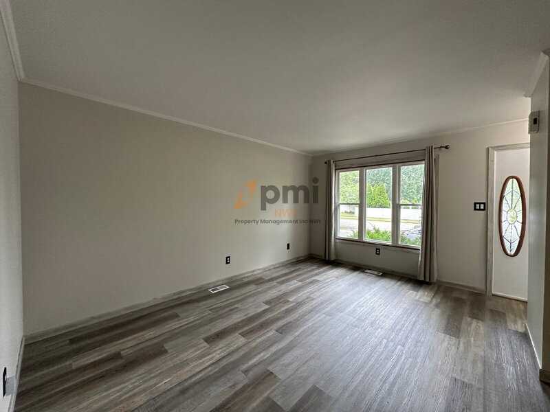 711 Wellington Dr - Photo 5 of 18