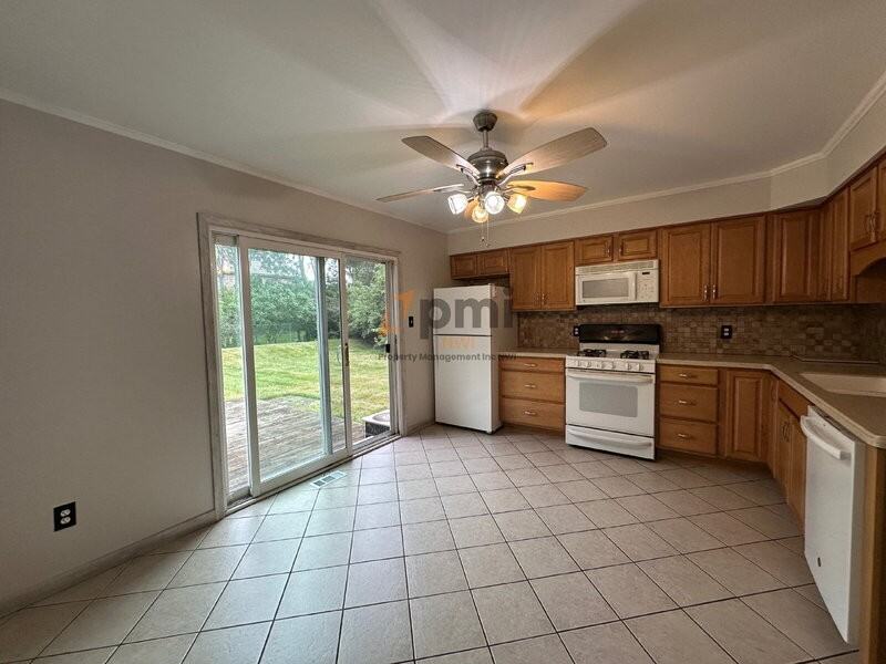 711 Wellington Dr - Photo 7 of 18
