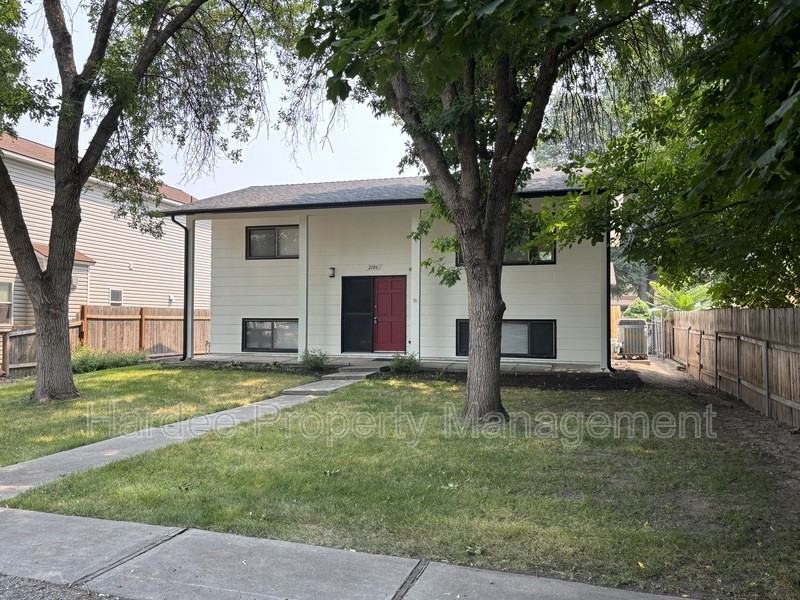2106 N 33rd St - Photo 2 of 25