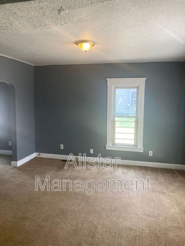14221 Darley Ave - Photo 5 of 9