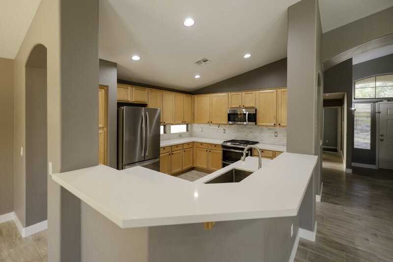 1058 S Roca St - Photo 4 of 28