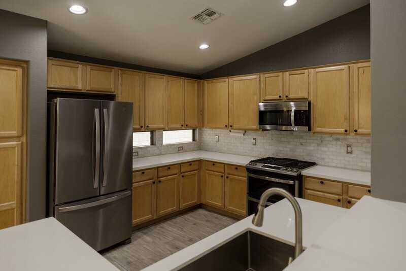1058 S Roca St - Photo 5 of 28
