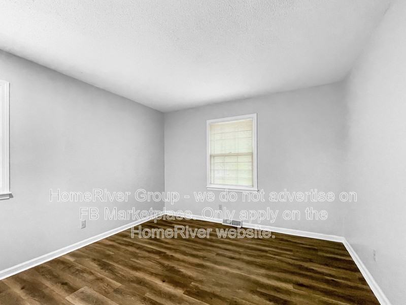 12733 Oakland Ave - Photo 7 of 19