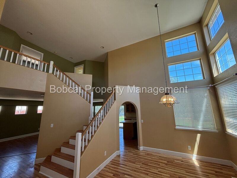 1477 Ridge Point Dr - Photo 3 of 49