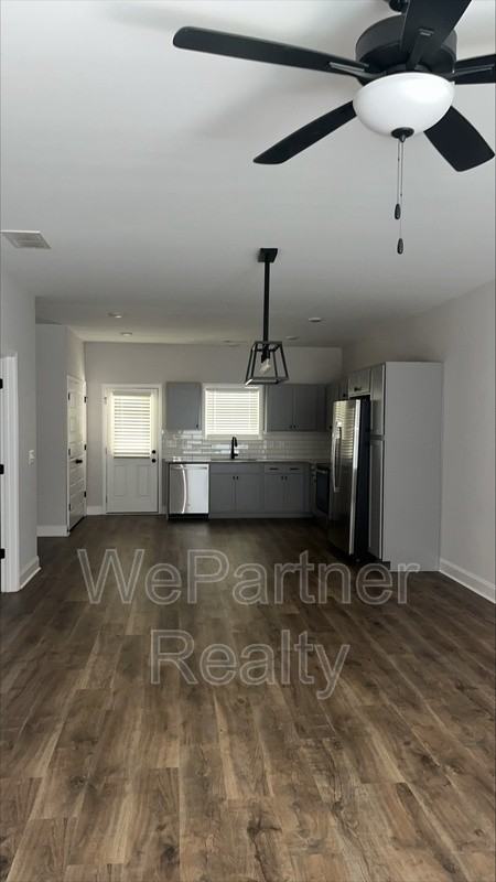 100 Crest Pointe - Photo 2 of 24