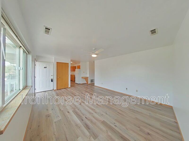 8 Michael Grove Ave - Photo 4 of 20