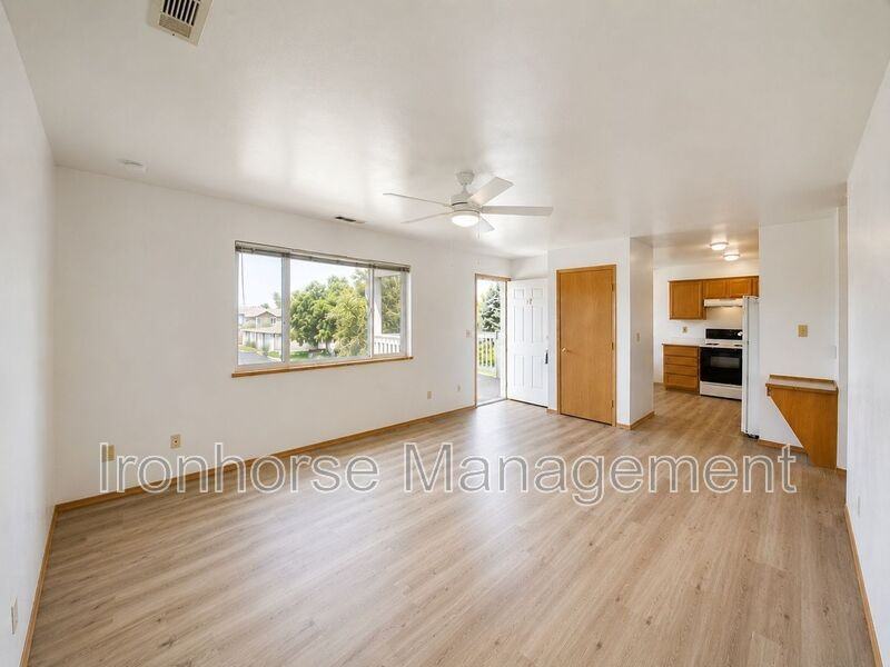 8 Michael Grove Ave - Photo 5 of 20