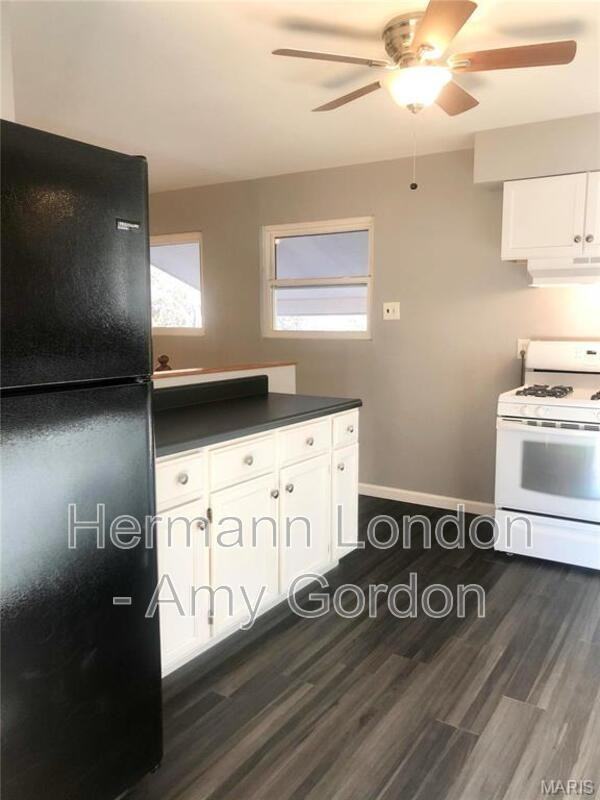 10729 Waycroff Dr - Photo 3 of 18