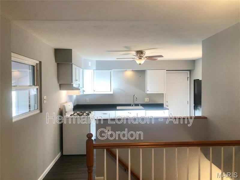 10729 Waycroff Dr - Photo 4 of 18