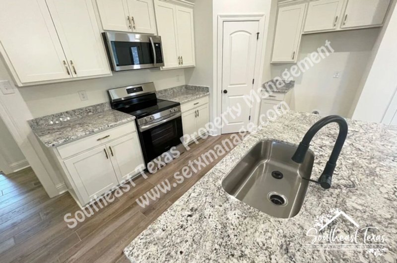 6735 Arbor Way - Photo 4 of 10