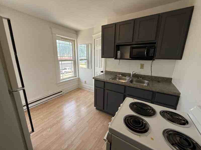 106 W Stroud St #2 - Photo 4 of 6