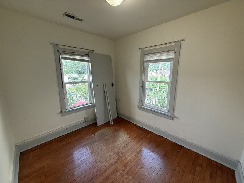 2507 E Johnson St #3 - Photo 6 of 14