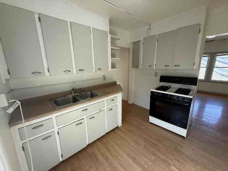 2507 E Johnson St #3 - Photo 5 of 14