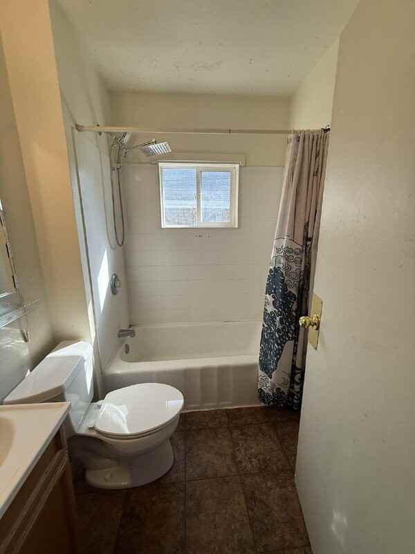 2507 E Johnson St #3 - Photo 7 of 14