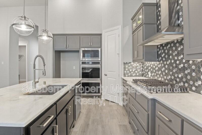 1314 20th St - Photo 7 of 35