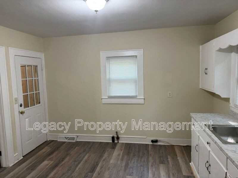 1511 Albright Ave - Photo 2 of 8