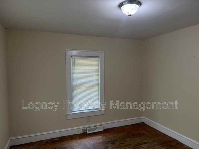1511 Albright Ave - Photo 5 of 8