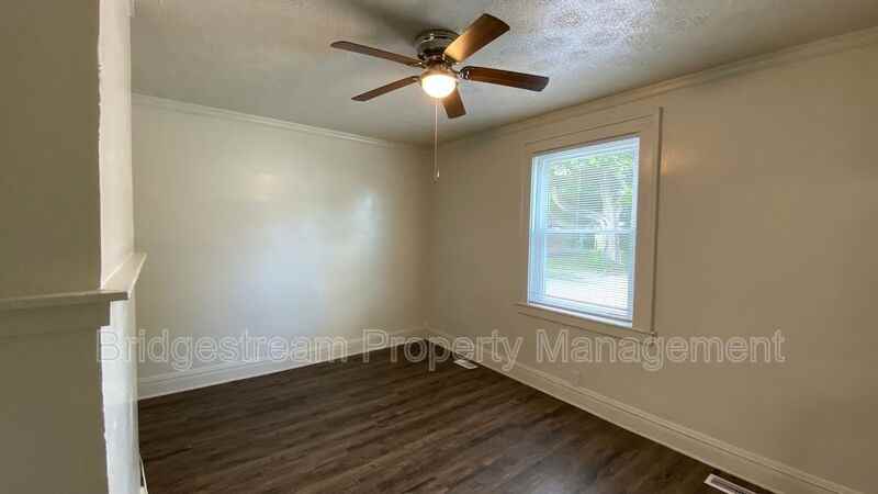 14 Nassau St - Photo 3 of 12