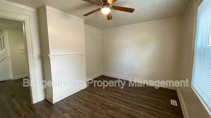 14 Nassau St - Photo 4 of 12