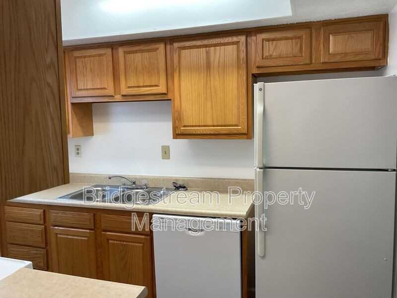 961 Taylorsview Dr - Photo 5 of 22