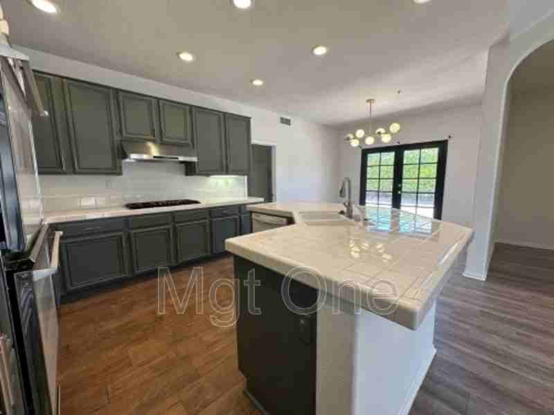 11067 Mountain Crest Dr - Photo 2 of 33