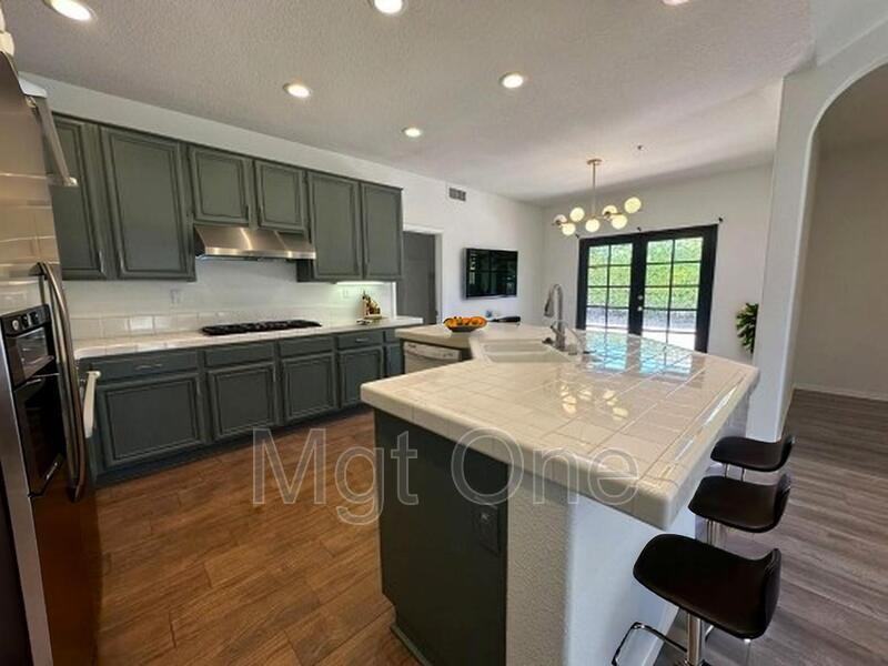 11067 Mountain Crest Dr - Photo 3 of 33