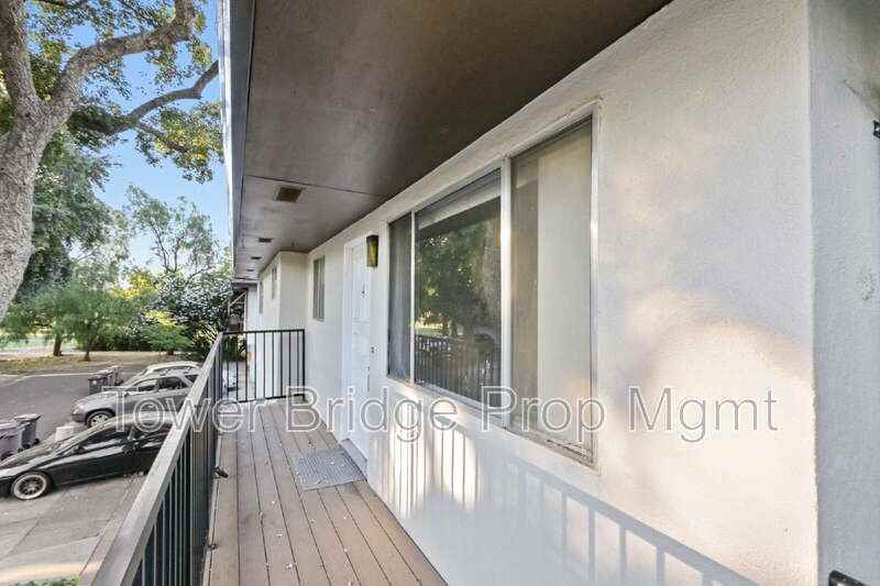 2911 Austin St #4 - Photo 3 of 35