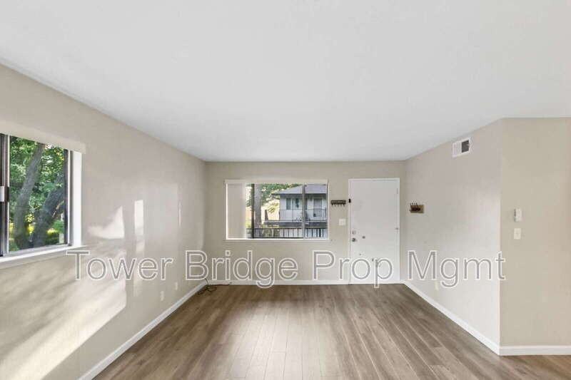 2911 Austin St #4 - Photo 6 of 35