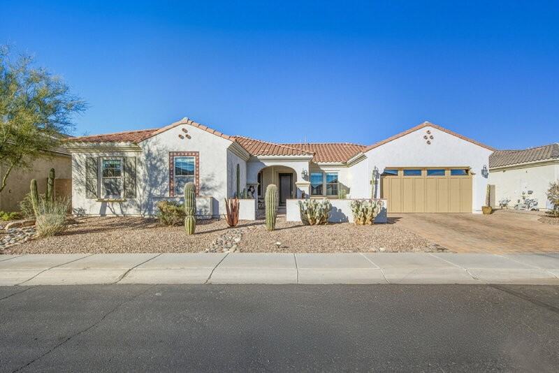 3930 E Iris Dr - Photo 2 of 42