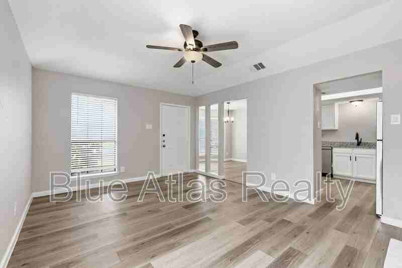 2601 Stanford St - Photo 4 of 18