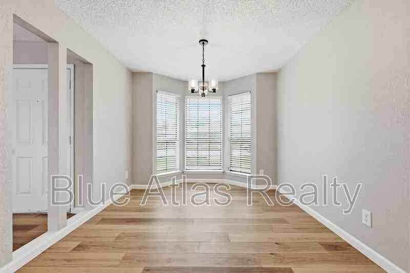 2601 Stanford St - Photo 5 of 18