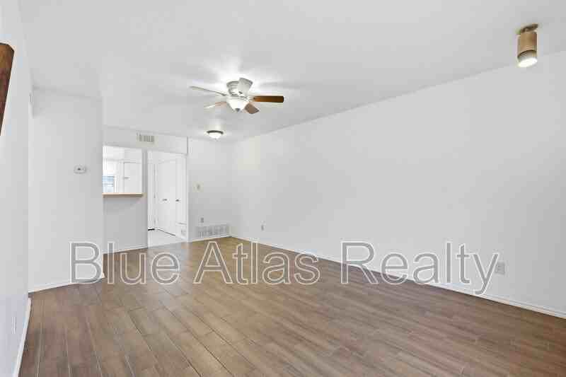 2713 Wimbledon Ct - Photo 5 of 15