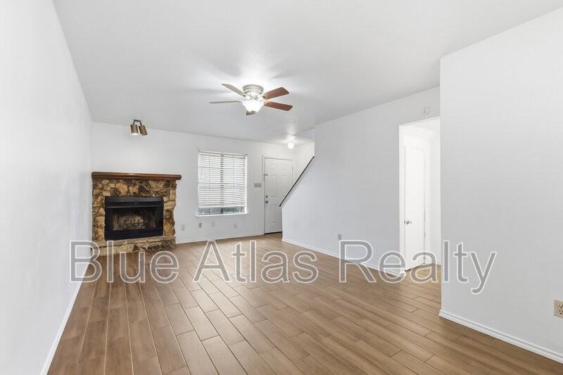 2713 Wimbledon Ct - Photo 6 of 15