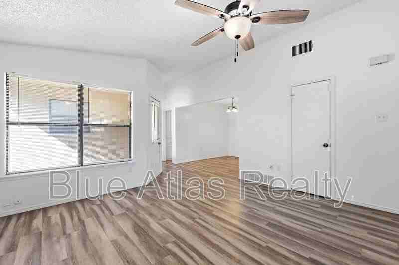 2747 Countryside Ln - Photo 4 of 18