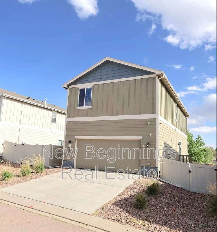 2562 Ellingwood Dr - Photo 4 of 36
