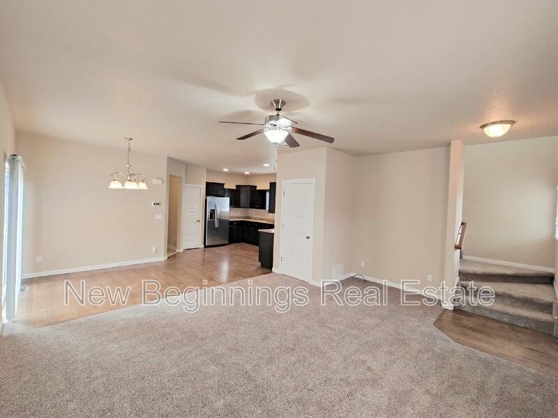 2562 Ellingwood Dr - Photo 5 of 36