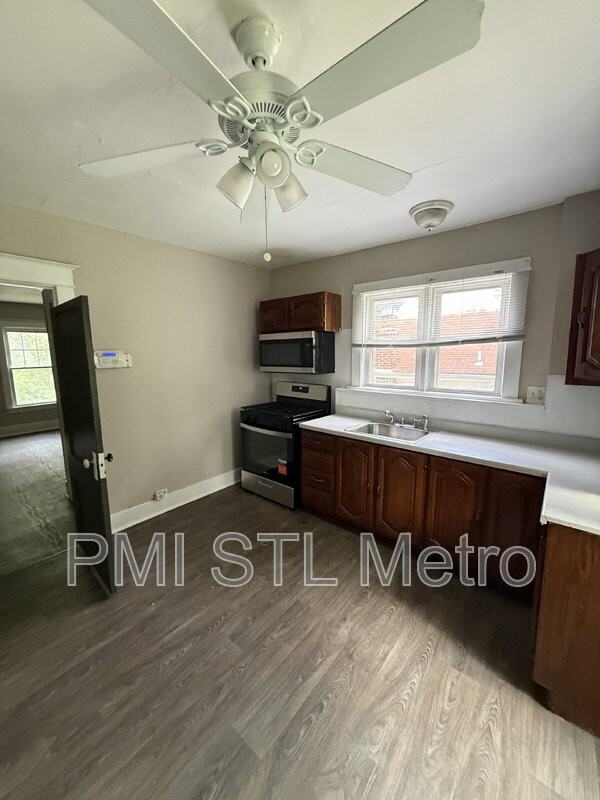7212 Eunice Ave - Photo 2 of 14