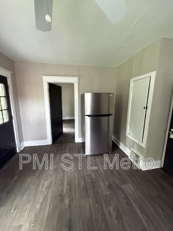 7212 Eunice Ave - Photo 3 of 14