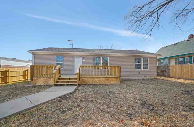 2617 Orchard St - Photo 3 of 25