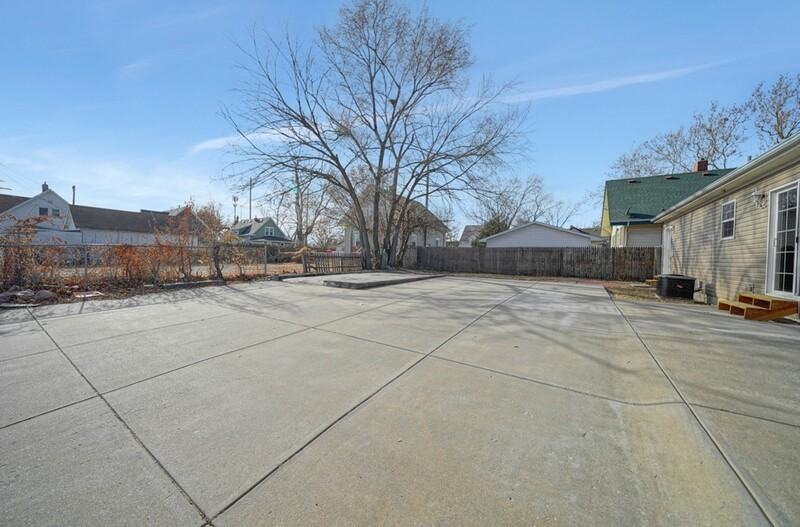2617 Orchard St - Photo 7 of 25