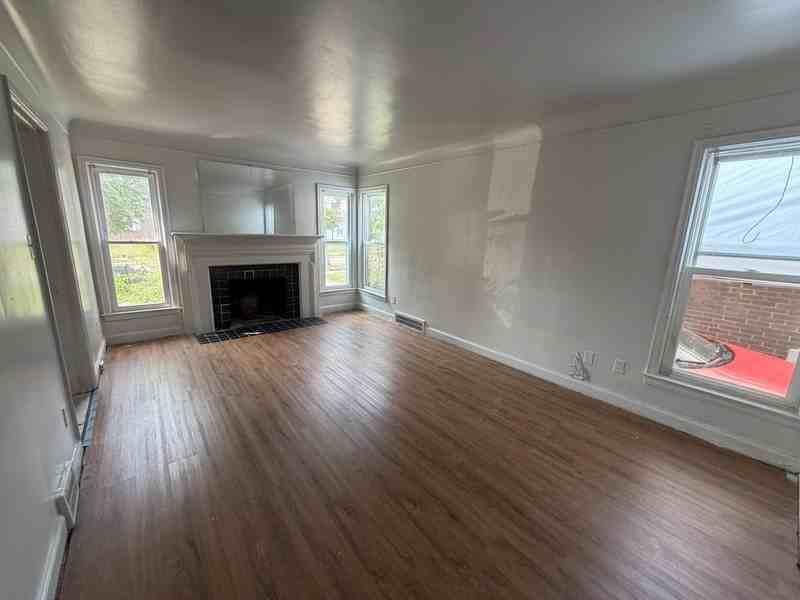 15819 Eastwood St - Photo 2 of 10