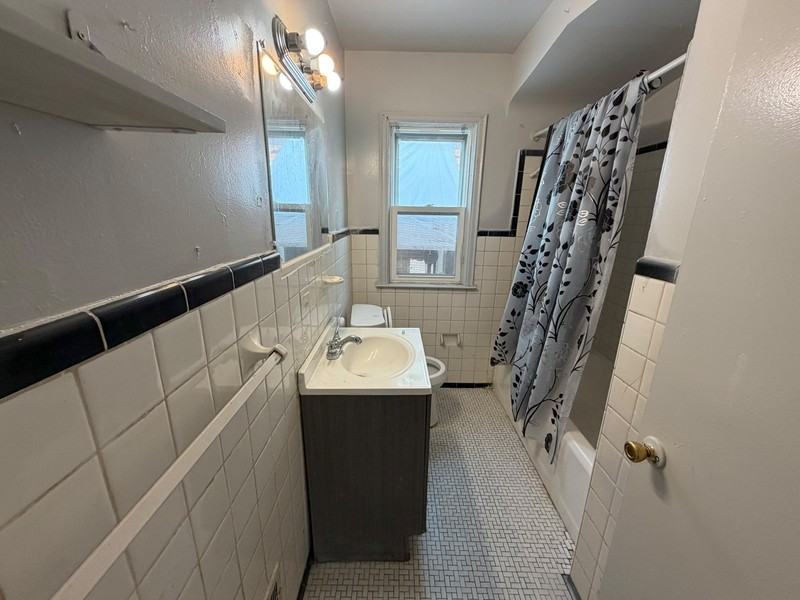 15819 Eastwood St - Photo 7 of 10